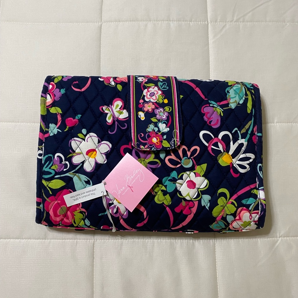 NWTs Vera Bradley Clutch Baby Changing Pad Floral Navy Great Baby Shower Gift!!!
